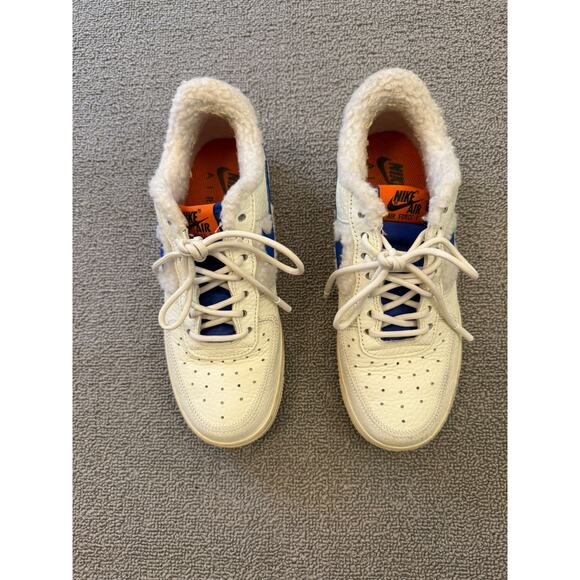 Nike Air Force 1 Women's Size 6 White Blue Sherpa Fleece Sneakers - Picture 10 of 14